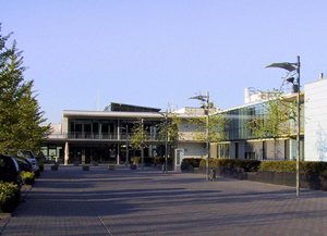 Haupteingang Frauen- und Kinderklinik